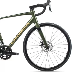 Orbea Avant H40-D Disc Road Bike 2022 -Zone3 || Orbea || Pas Normal Studios store Orbea Avant H40 D Disc Road Bike 2022 Green Gold 2