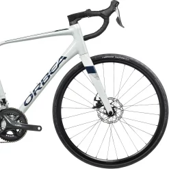 Orbea Avant H60-D Disc Road Bike 2022 -Zone3 || Orbea || Pas Normal Studios store Orbea Avant H60 D Disc Road Bike 2022 White Grey 2