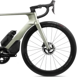 Orbea Orca Aero M10iLTD Disc Road Bike 2022 -Zone3 || Orbea || Pas Normal Studios store Orbea Orca Aero M10iLTD Disc Road Bike 2022 Silver Green 2