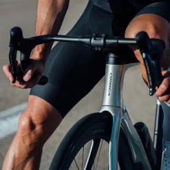 Orbea Orca Aero M10iLTD Disc Road Bike 2022 -Zone3 || Orbea || Pas Normal Studios store Orbea Orca Aero M10iLTD Disc Road Bike 2022 Silver Green 4