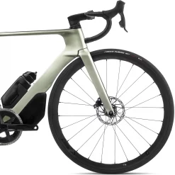 Orbea Orca Aero M31eLTD PWR Disc Road Bike 2022 -Zone3 || Orbea || Pas Normal Studios store Orbea Orca Aero M31eLTD PWR Disc Road Bike 2022 Silver Green 2