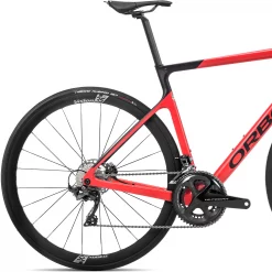 Orbea Orca M20TEAM Disc Road Bike 2022 -Zone3 || Orbea || Pas Normal Studios store Orbea Orca M20TEAM Disc Road Bike 2022 Coral Black 1
