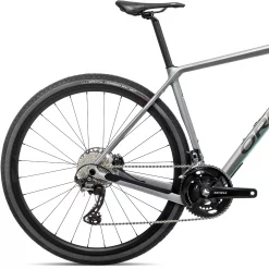Orbea Terra M20 TEAM Gravel Bike 2022 18 Orbea Terra M20 TEAM Gravel Bike 2022 -Zone3 || Orbea || Pas Normal Studios store Orbea Terra M20 TEAM Gravel Bike 2022 Silver Green 1