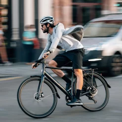 Orbea Vibe H30 EQ Electric Hybrid Bike 2022 21 Orbea Vibe H30 EQ Electric Hybrid Bike 2022 -Zone3 || Orbea || Pas Normal Studios store Orbea Vibe H30 EQ Electric Hybrid Bike 2022 Night Black 3