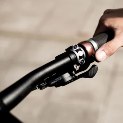 Orbea Vibe H30 Electric Hybrid Bike 2022 -Zone3 || Orbea || Pas Normal Studios store Orbea Vibe H30 Electric Hybrid Bike 2022 Night Black 3